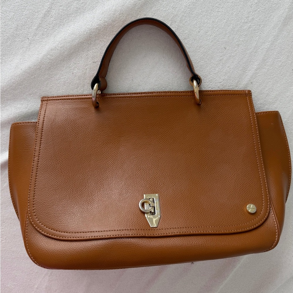 Chic Tan Leather Crossbody Bag
